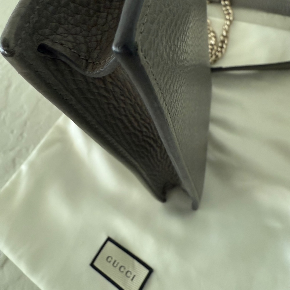 Authentic GUCCI Interlocking GG Calfskin Leather Chain Crossbody wallet inside - Picture 14 of 16